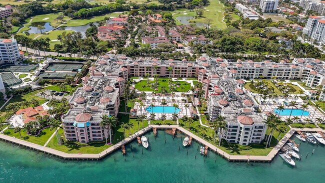 Building Photo - 120 SE 5th Ave