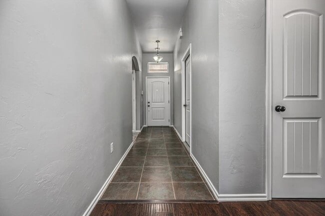 Building Photo - 18208 Scarborough Dr