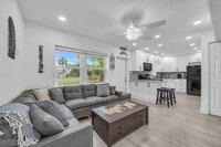 Building Photo - 2364 Pineapple Ave