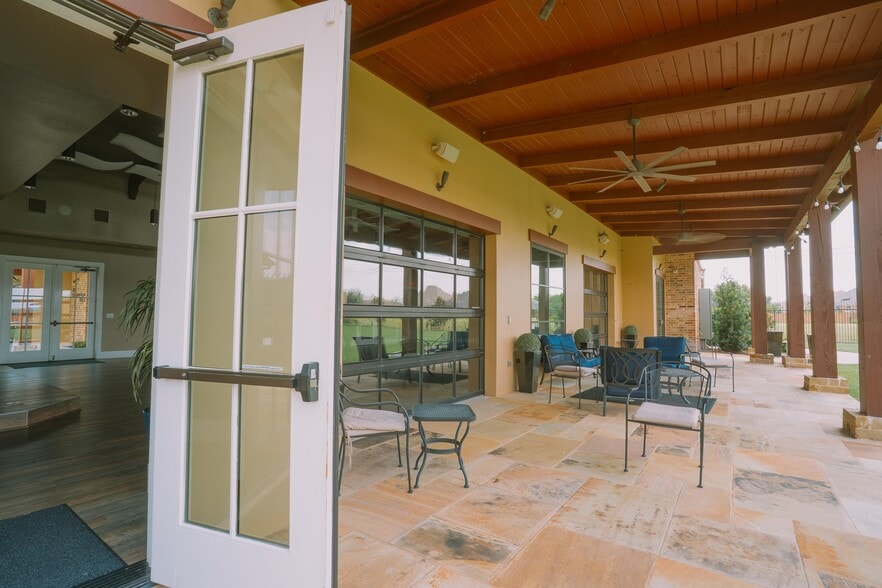 Building Photo - 3240 Paseo