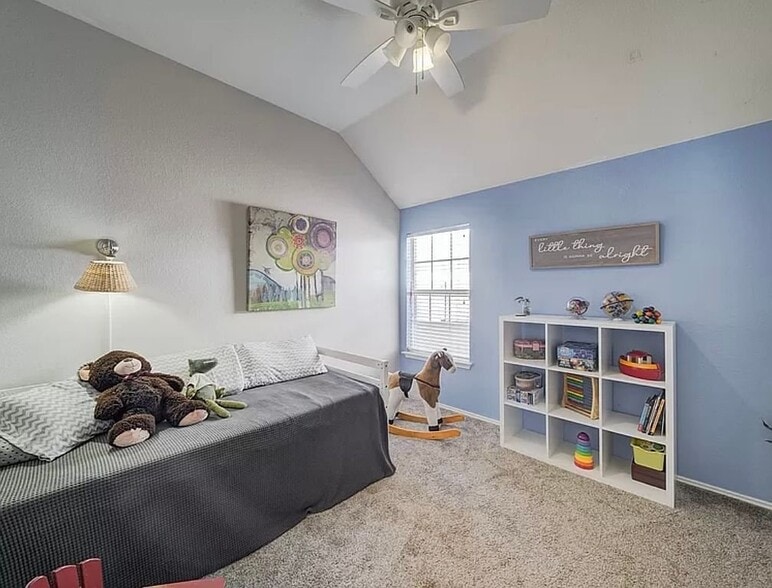 Building Photo - 5558 Mesa Verde Ct
