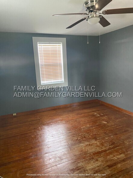 Building Photo - 1836A Ridgefield Ave