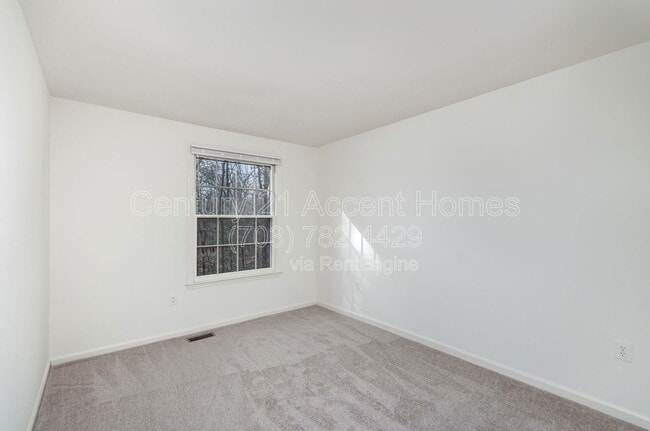 Building Photo - 6143 Summer Park Ln