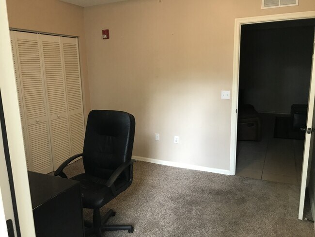 Building Photo - Saint Charles - Luxury 2 Bedroom, 2 Bathroom Condo