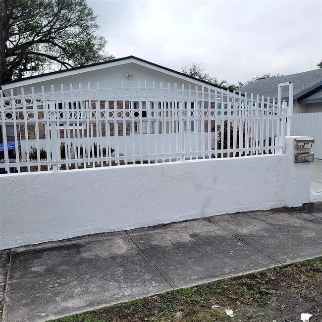 Building Photo - 2126 NW 47th St