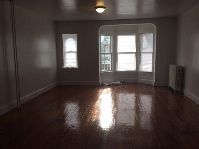 Building Photo - 3 bedroom apartment in York City SD