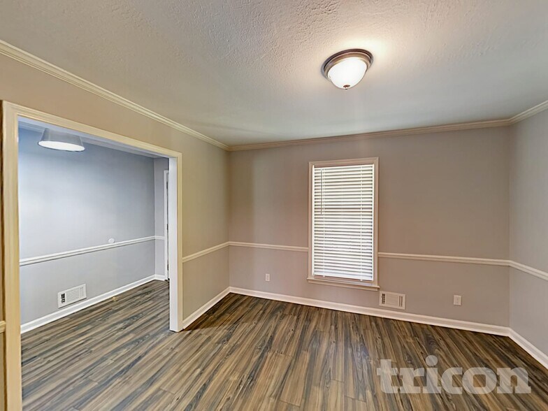 Building Photo - 33 Eva Ln