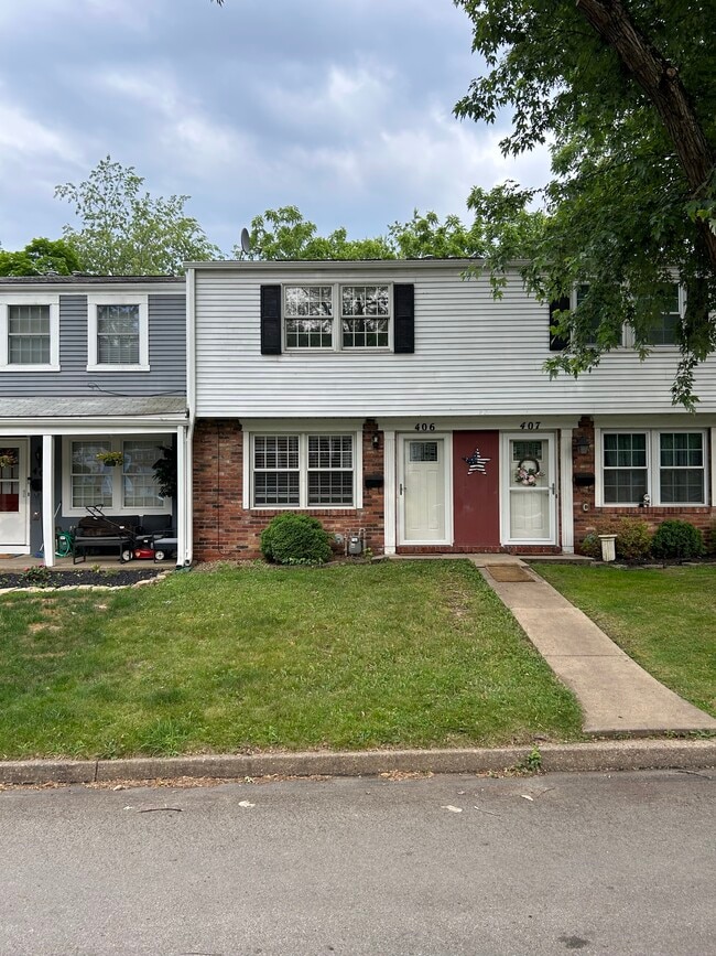 Building Photo - 406 Hickory Cir