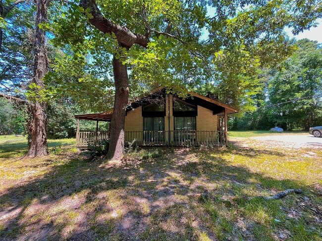 Primary Photo - 20 Pine Ave