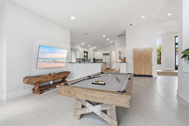 Building Photo - 11180 Isle Brook Ct