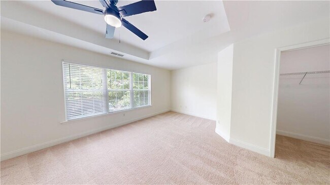 Building Photo - 3249 Brockenhurst Dr