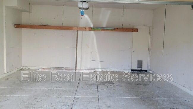 Building Photo - 1866 Via Capri St