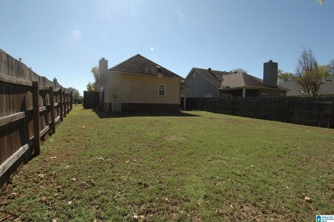 Building Photo - 108 Holland Trail