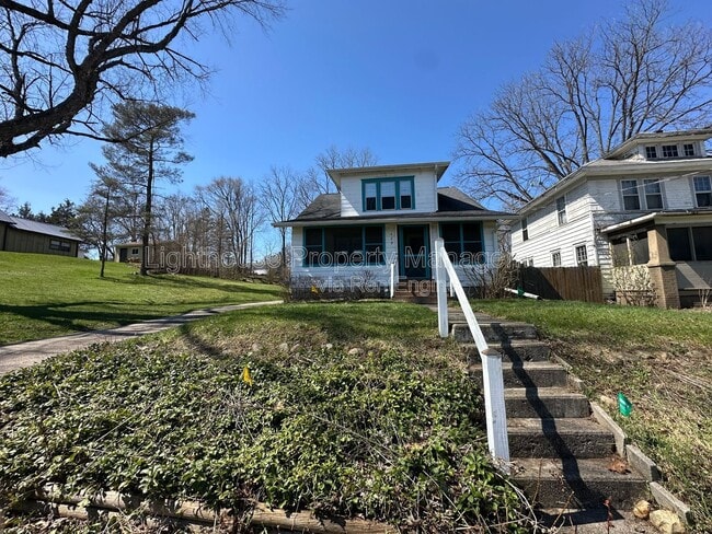 Building Photo - 449 24th St N