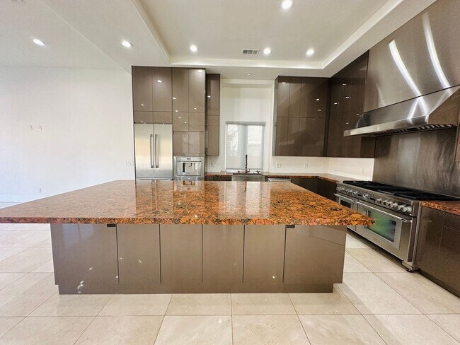 Building Photo - Stunning home with pool in prestigious Eagle Hills!