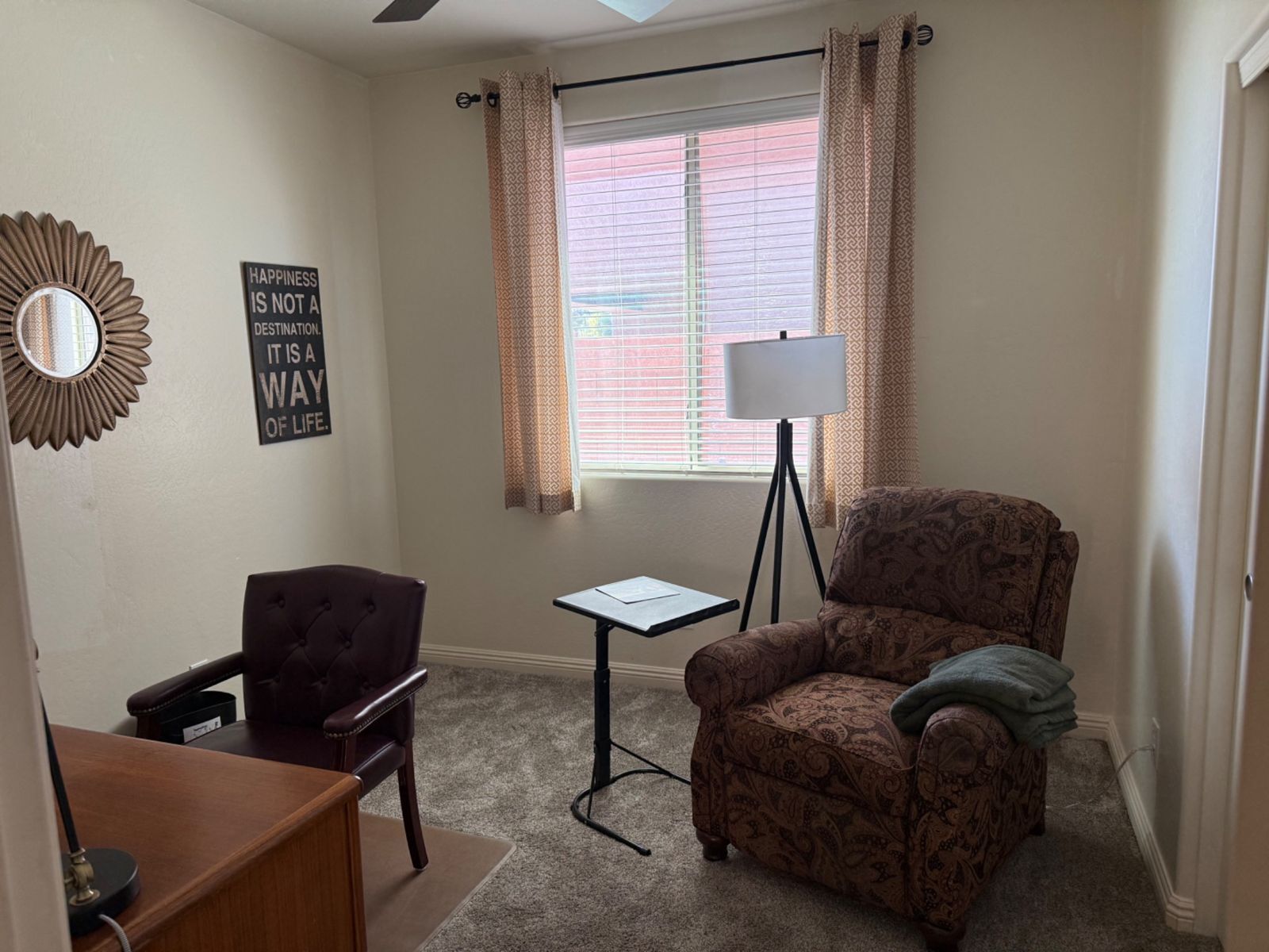 Downstairs room/office - 900 W Broadway Ave