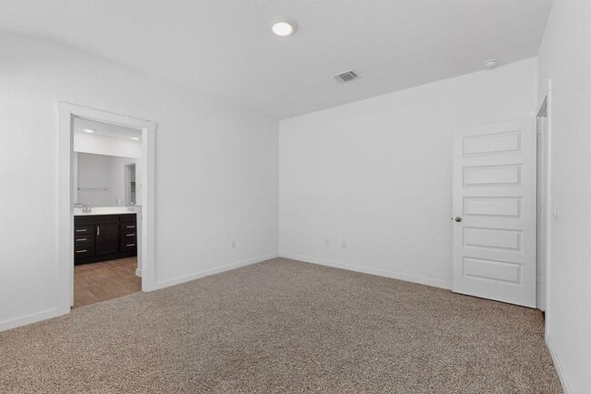 Building Photo - 322 Pedernales Ln