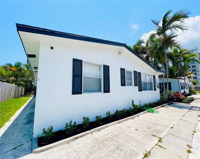 Building Photo - 3210 Canal Dr