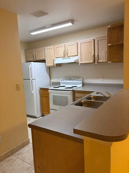 Building Photo - 7618 Pissarro Dr