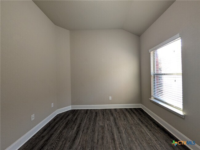 Building Photo - 1209 FM306