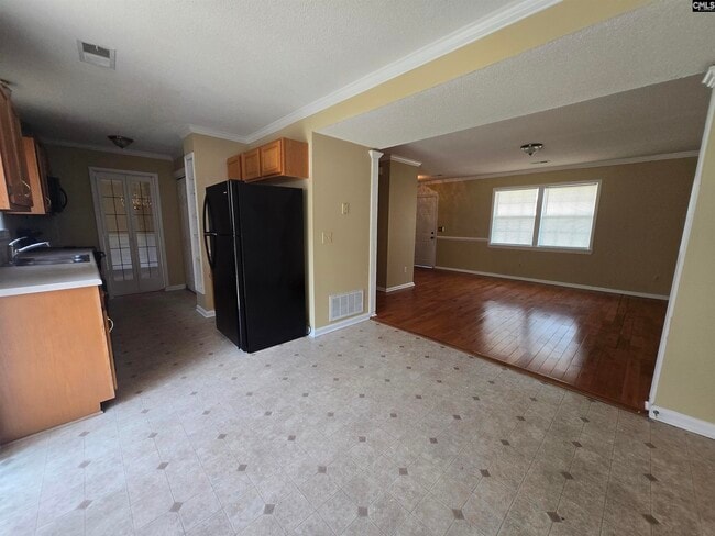 Building Photo - 208 Sagamare Rd