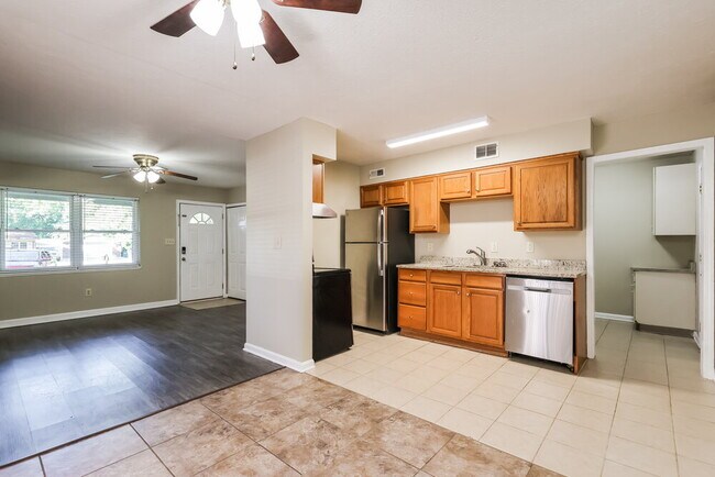 Building Photo - 3702 Blue Creek Ct