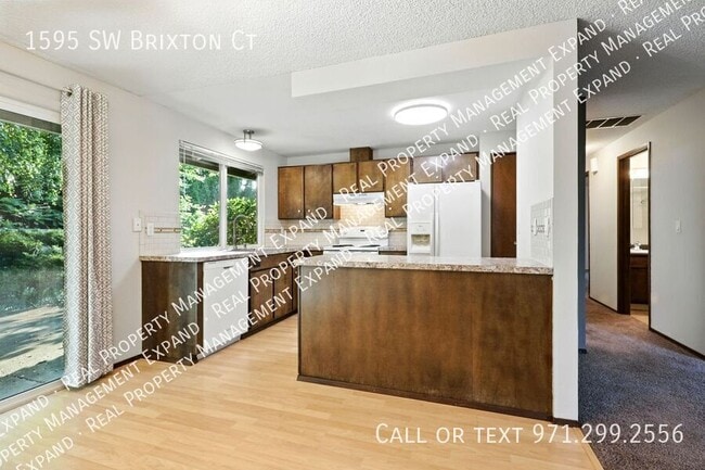 Building Photo - 1595 SW Brixton Ct