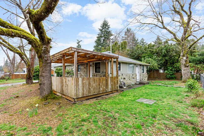 Building Photo - 18605 NE Everett Ct