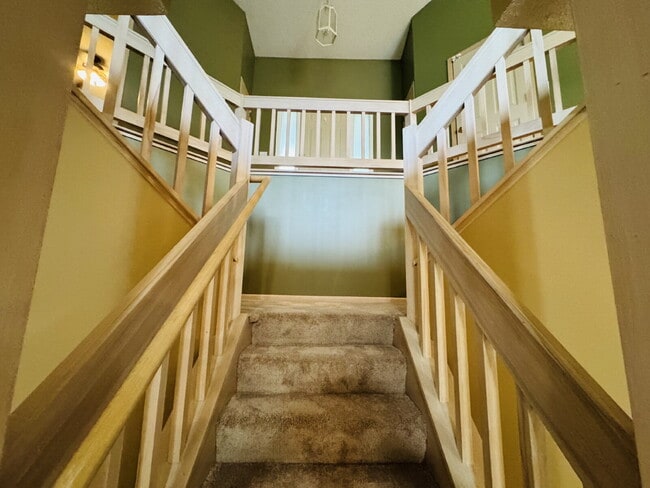 Building Photo - 9120 Trotters Ln