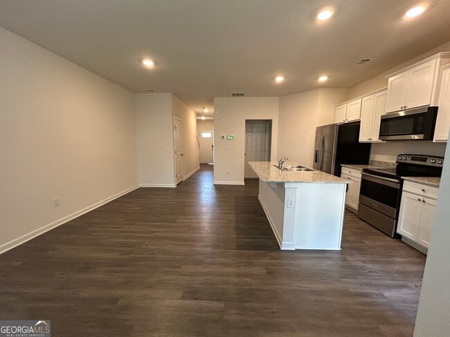 Building Photo - 5320 Barberry Ave