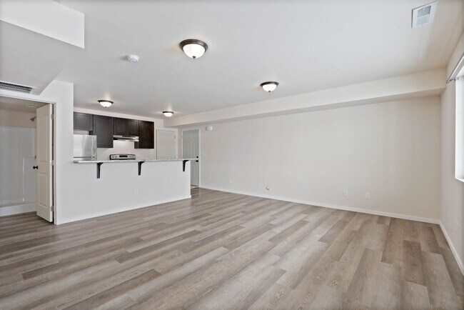 Building Photo - 6807-6908 S Chumani Rd