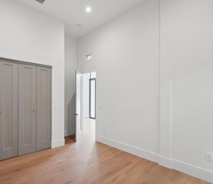 Building Photo - 510 NW 50th St