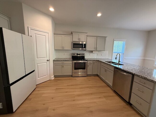 Building Photo - Fieldstone Crossing