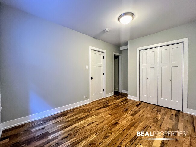 Building Photo - 550 W Arlington Pl