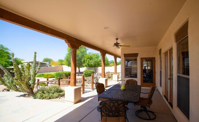 Building Photo - 19725 W Meadowbrook Ave