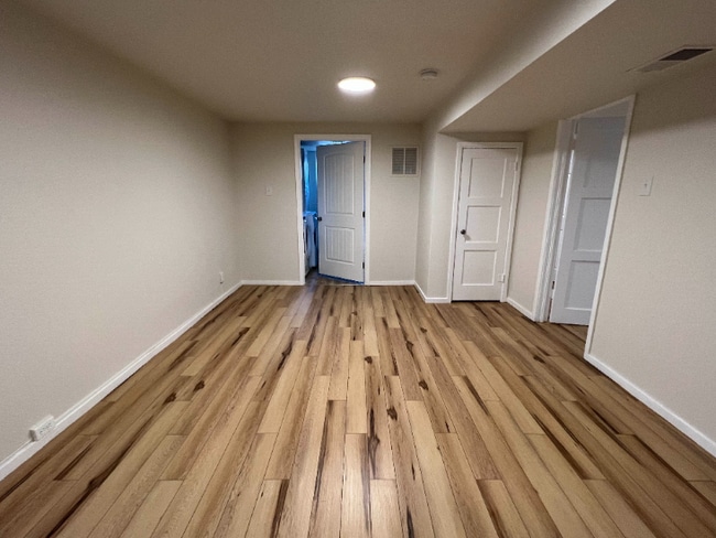 Building Photo - Spacious One Bedroom Ready Now!