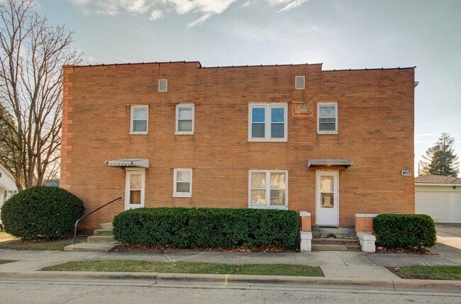 Building Photo - 400 Moran St