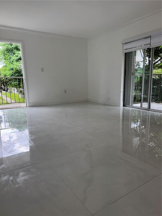 Building Photo - 6961 SW 129th Ave