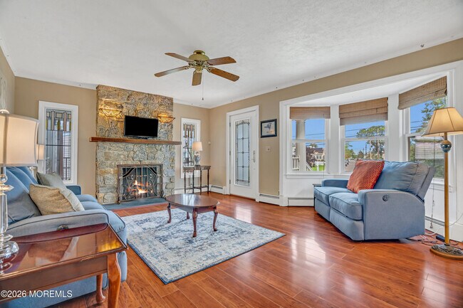 Building Photo - 1209 16th Ave