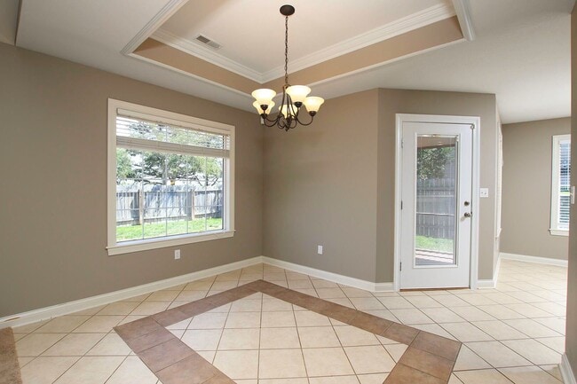 Building Photo - Charming 3 Bedroom/2 Bath in Mill Creek Manor with Spacious Garage