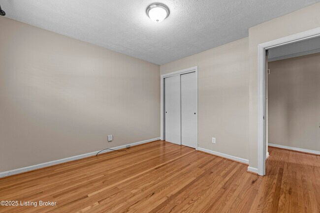 Building Photo - 7103 Woolrich Rd