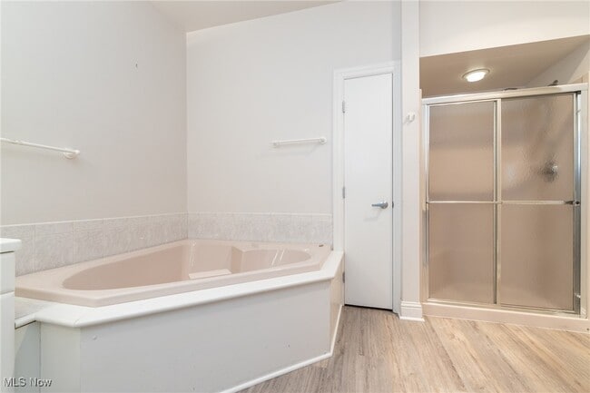 Building Photo - 3194 Richmond Rd