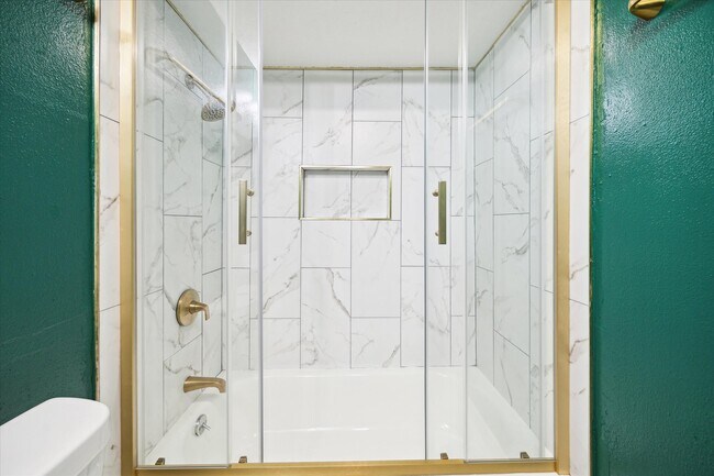 Building Photo - 2475 Underwood St