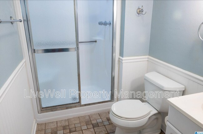 Building Photo - 115 Valley Ln