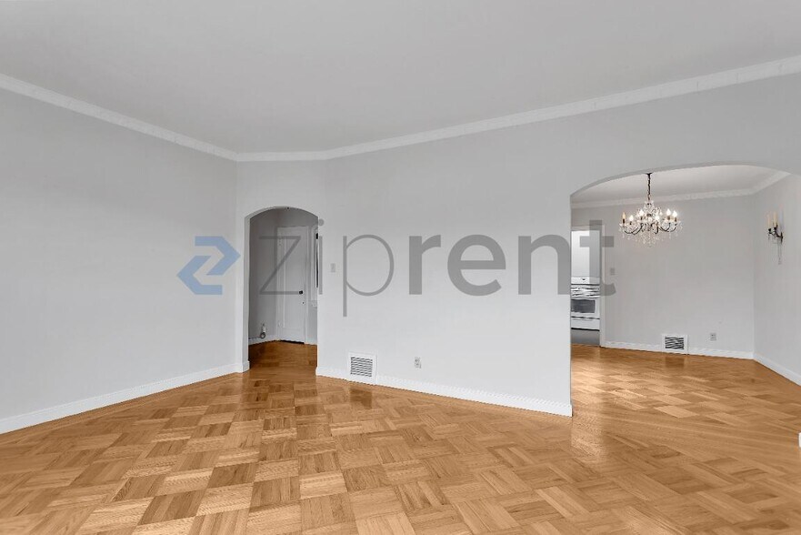 Building Photo - Unit