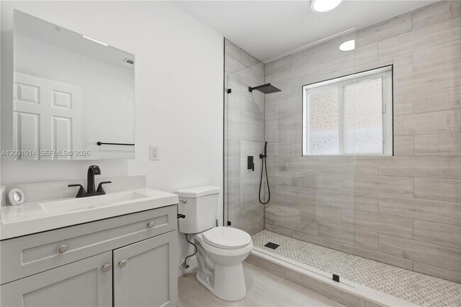 Building Photo - 2240 SW 16th Ct