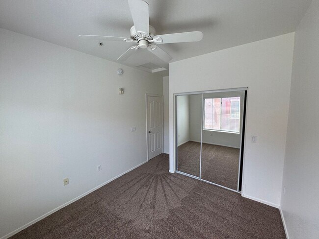 Building Photo - 4 Bedroom - 3.5 Bath Townhome in Gilbert