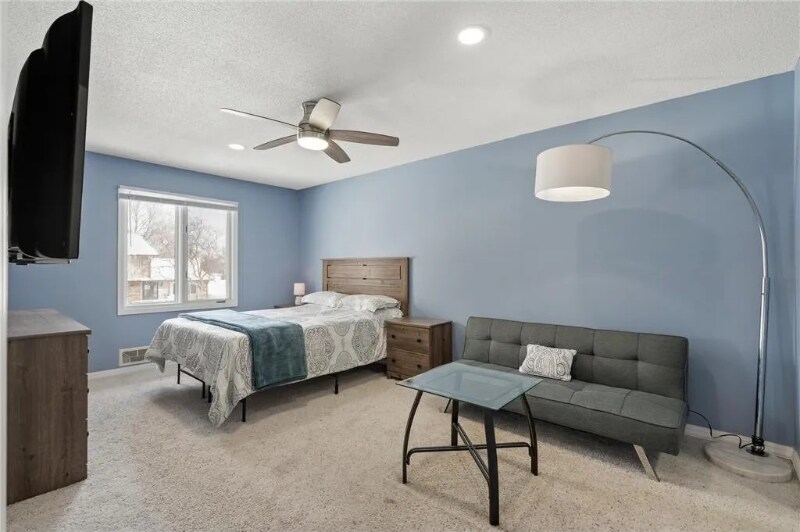 Building Photo - 9486 Kingsview Ln N