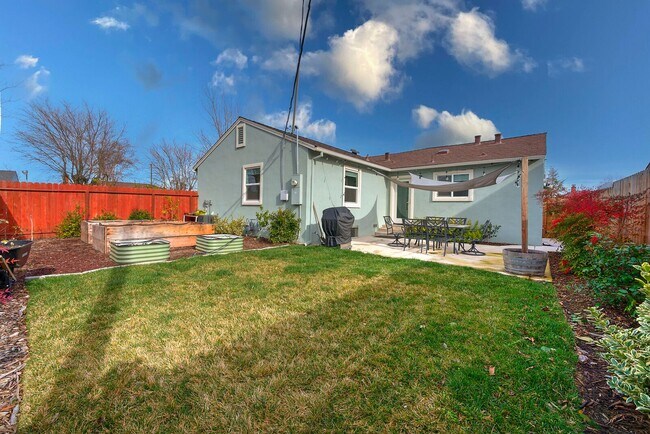 Building Photo - 4928 Carmen Wy