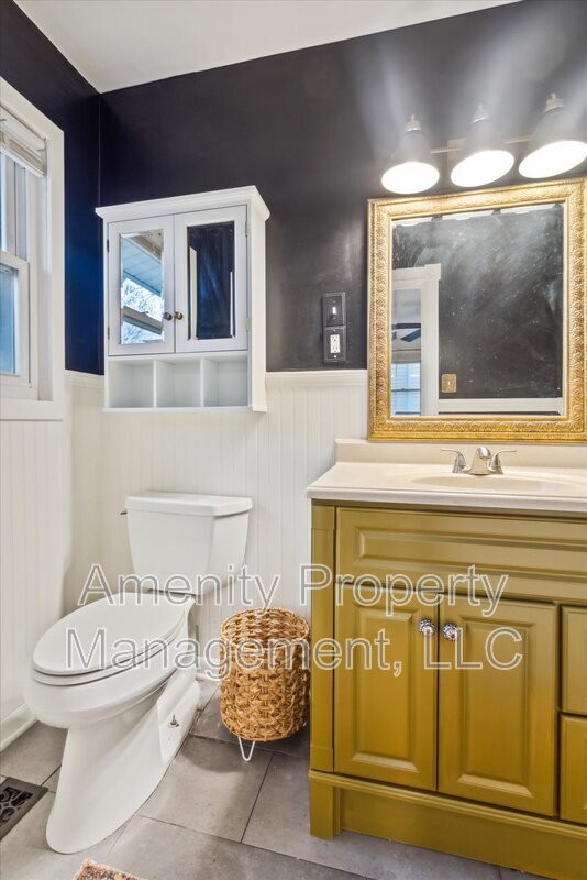 Building Photo - 409 Caren Dr